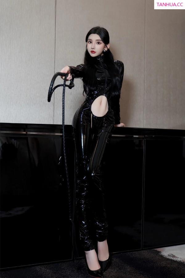 周于希dummy  [XiuRen]高清写真图 2023.12.22 No.7856 周于希Sally 圣诞惊喜第11张图片